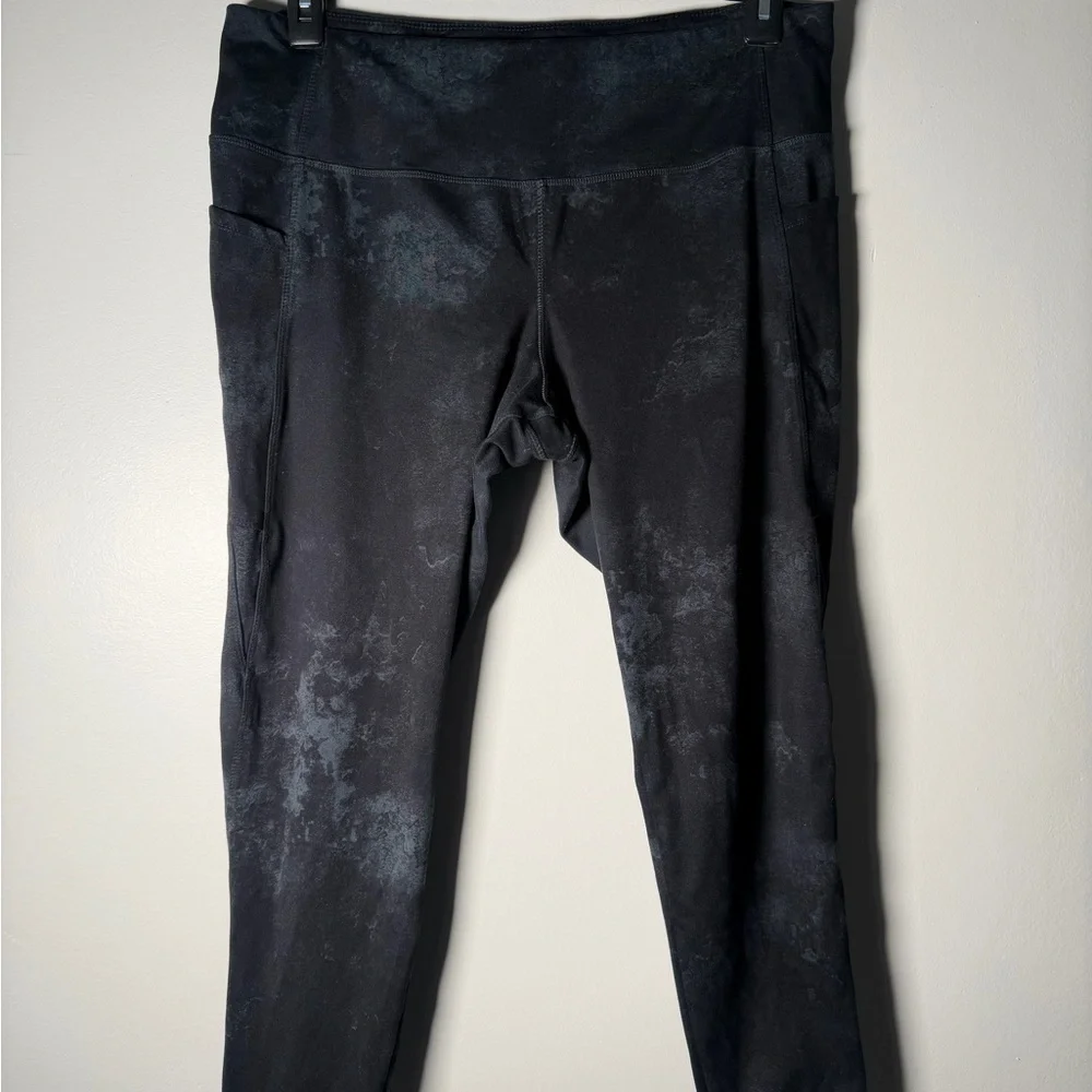 Danskin Black Marble-Print Active Leggings - Picture 4 of 6